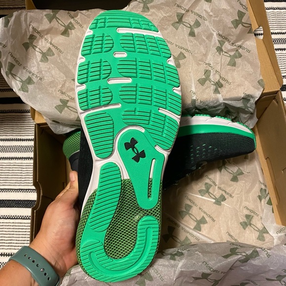 UA HOVR Turbulence - Picture 3 of 6